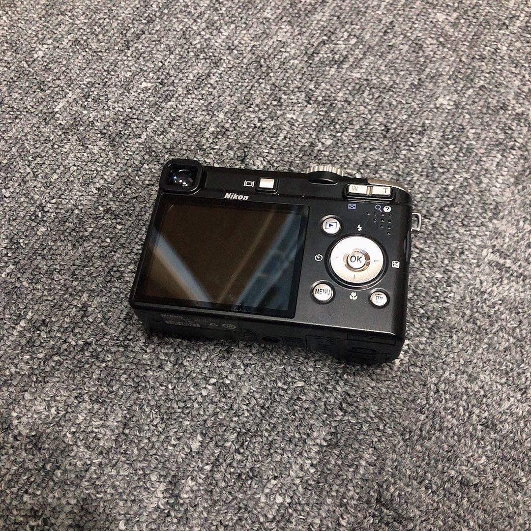 Nikon COOLPIX P60 デジタルカメラ　1個　マ049