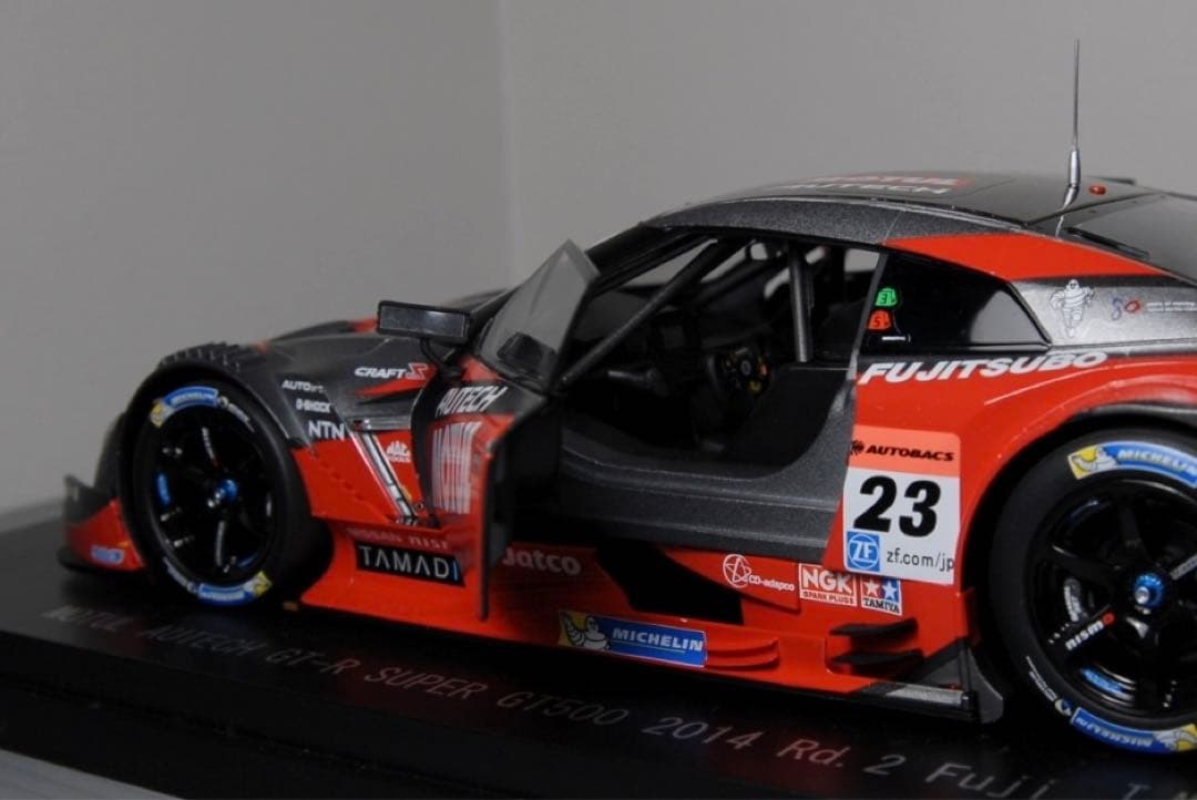 エブロ スーパーGT モチュール オーテック GTR 1/18 ミニカー 赤