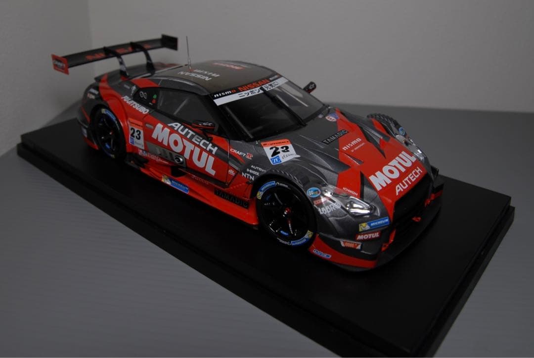 エブロ スーパーGT モチュール オーテック GTR 1/18 ミニカー 赤