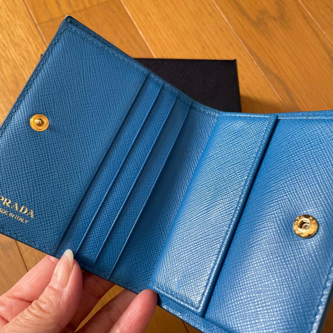 PRADA 二つ折り財布 青