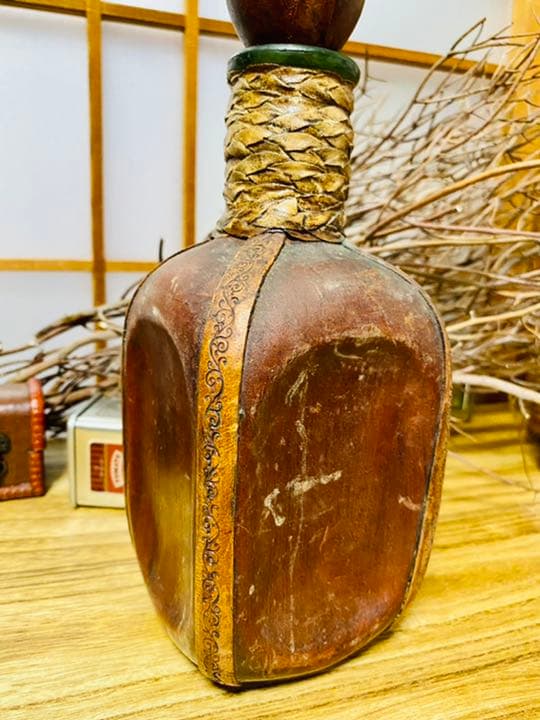 アンティーク　オブジェ　骨董　イタリア製アルコール空瓶　インテリア　レトロ