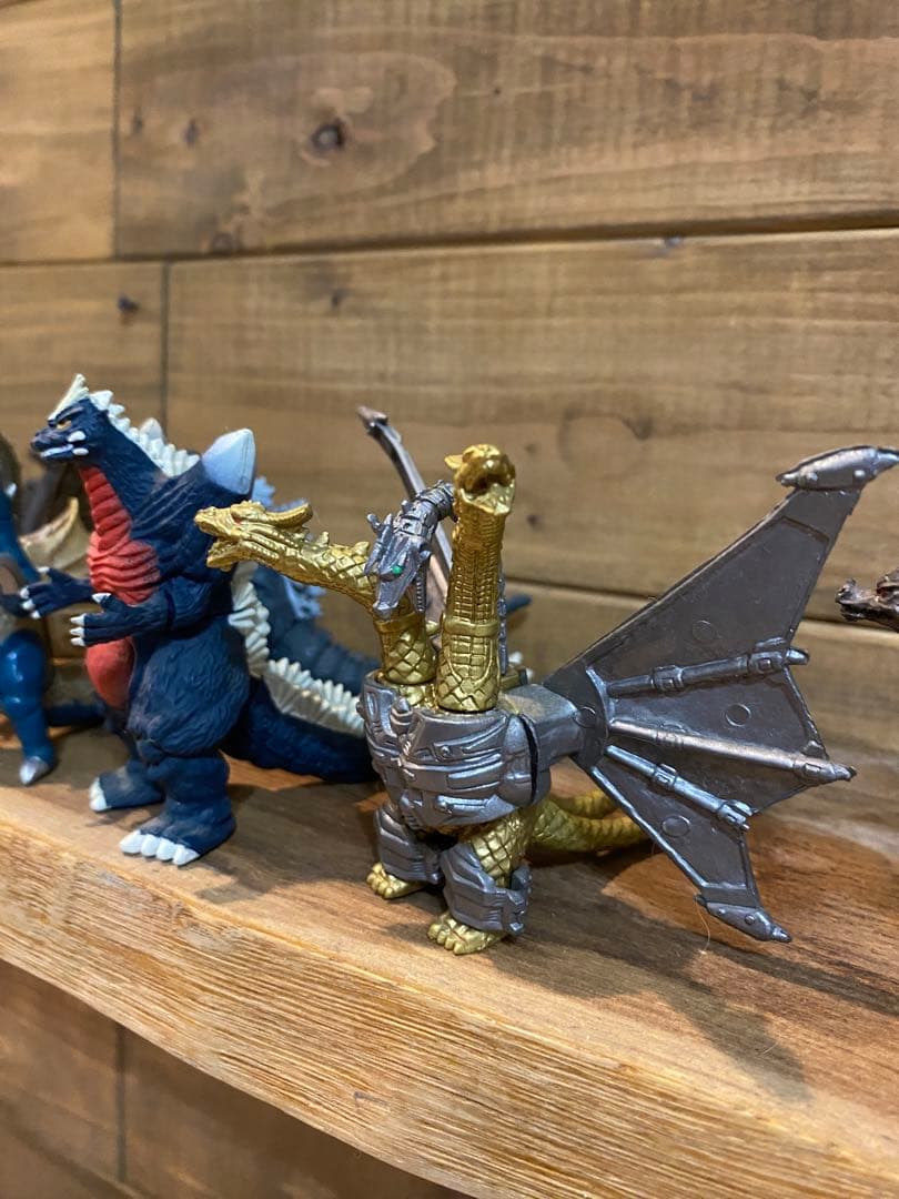 ゴジラフィギュアセット（キングギドラ含む）