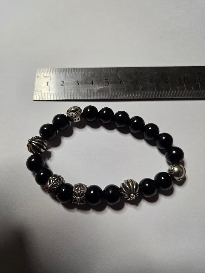 オニキスとシルバービーズのブレスレット