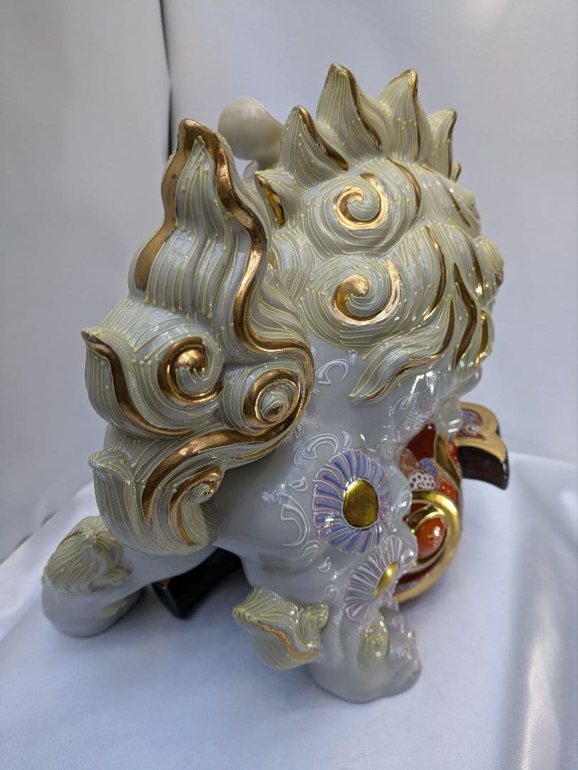 ☆b468、九谷焼　9号宝獅子　白盛 魔除けの 「獅子 」