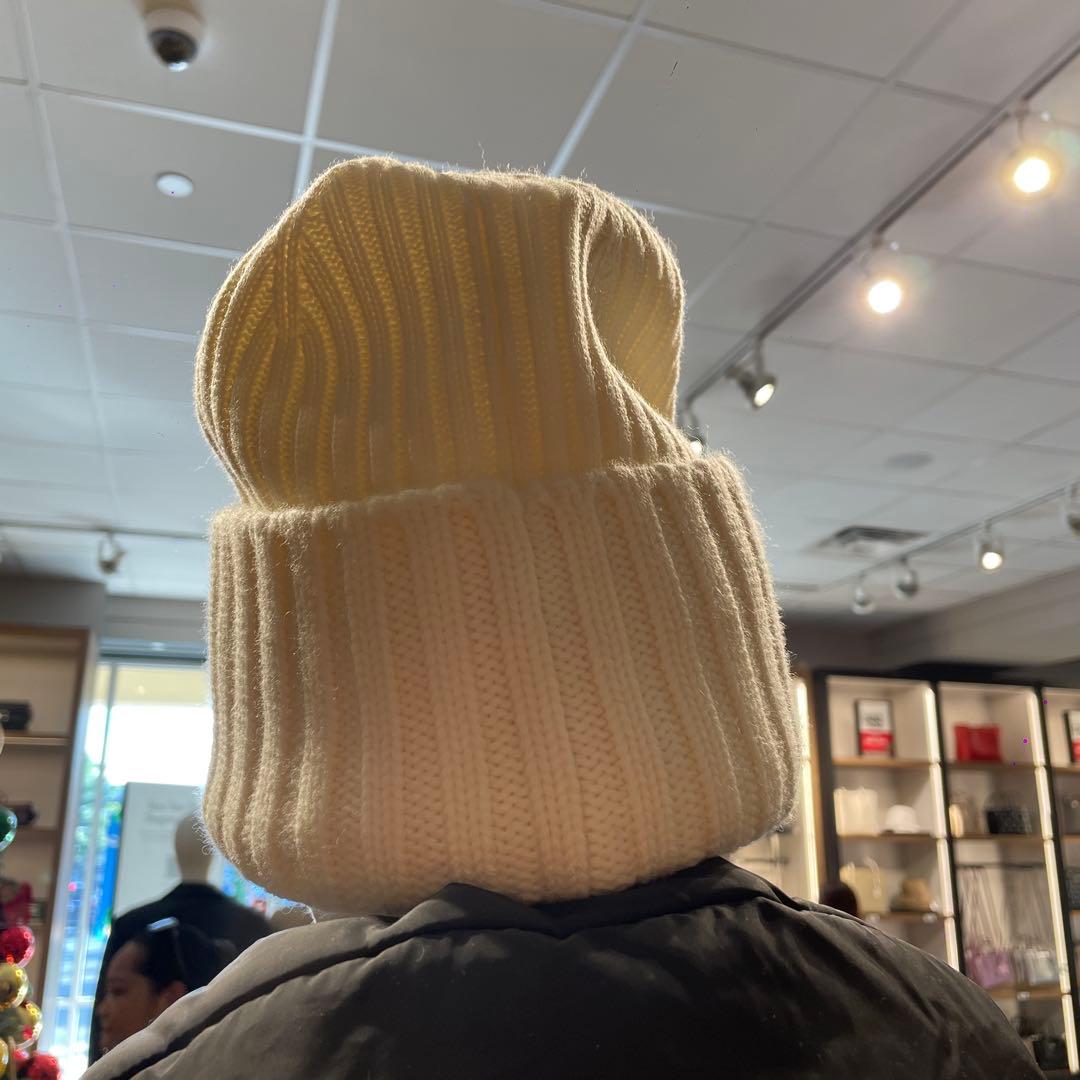 COACH ブランドロゴ ニット帽　ホワイト