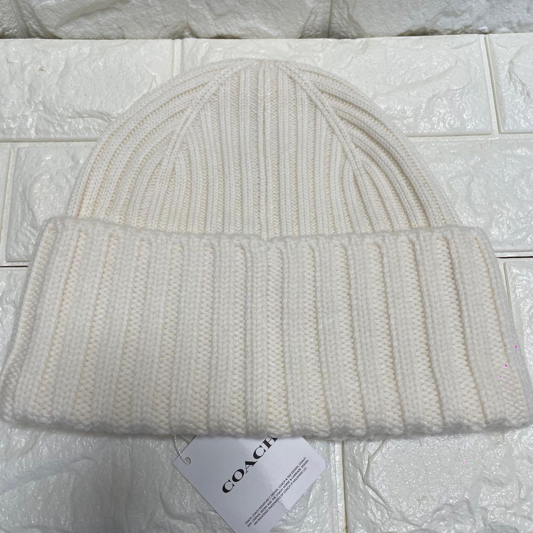 COACH ブランドロゴ ニット帽　ホワイト