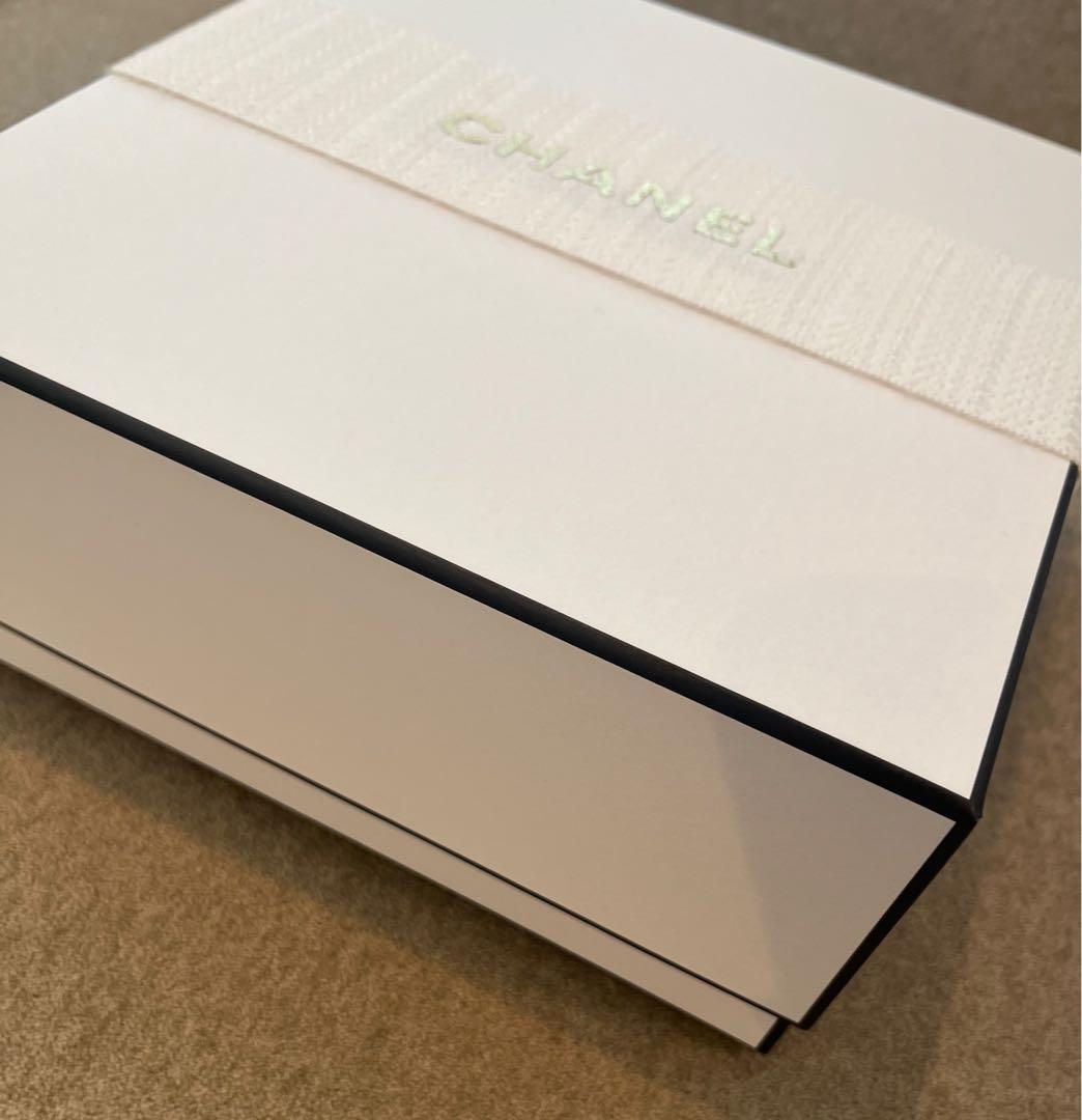 【新品未使用】 シャネル クリスマスコフレ2024 エッセンシャルケアセット