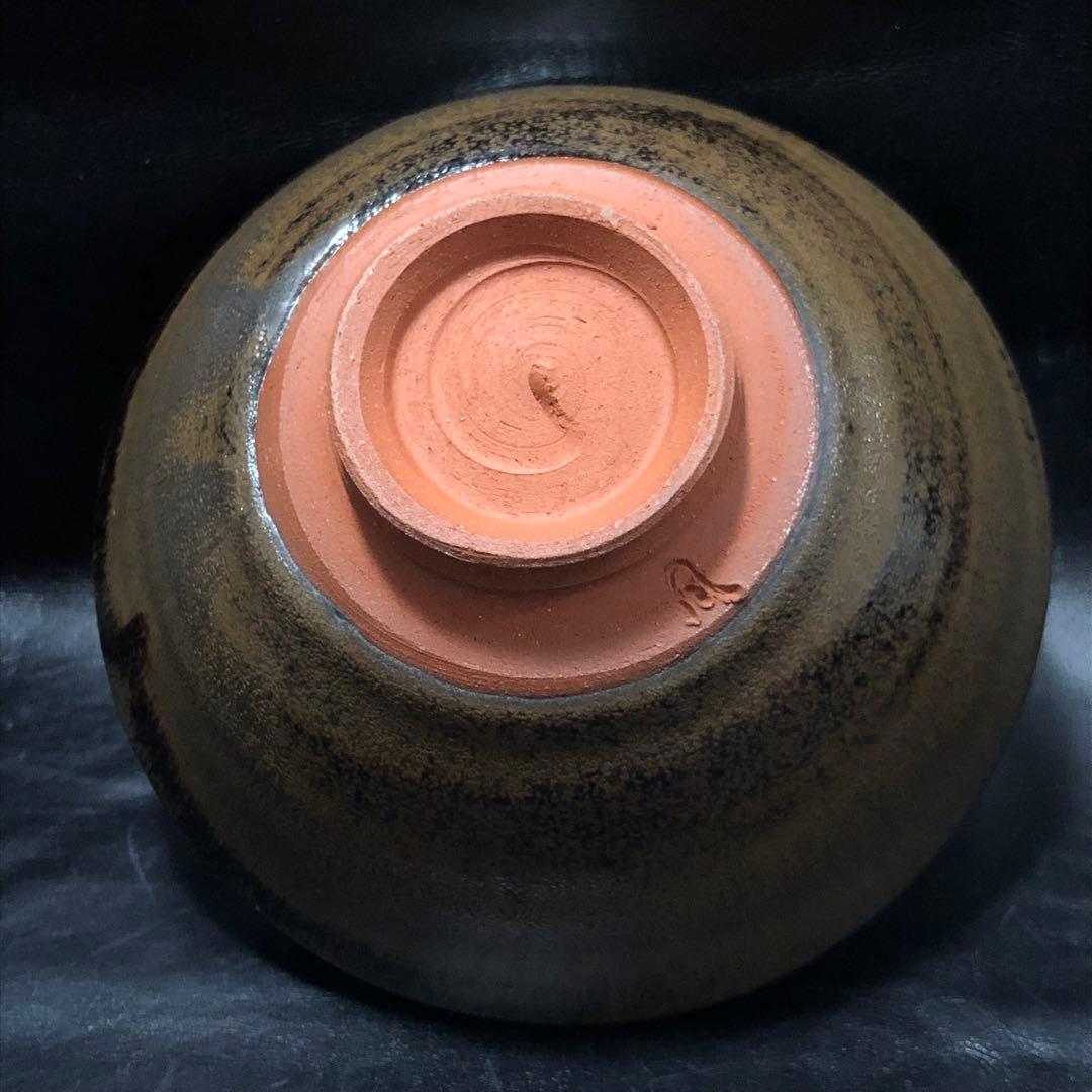 美しい古美術◼️蔵から、凄い美しい黒とカーキ色に茶の3色の抹茶茶碗が出て来ました。