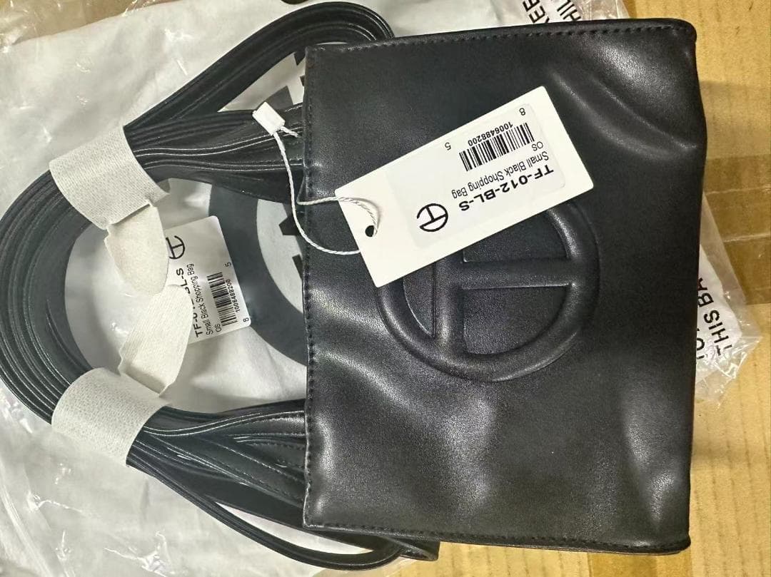 Telfar ブラック ロゴ入り ハンドバッグ ~~