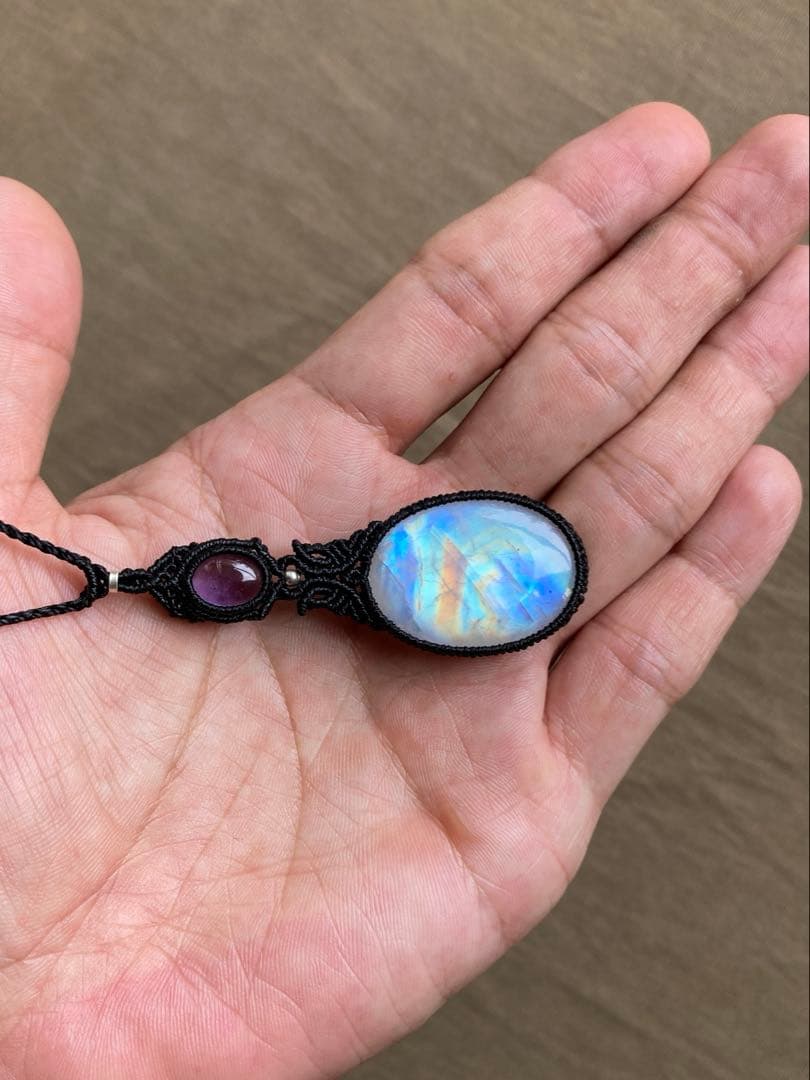 レインボームーンストーン　アメジスト　マクラメペンダント　ネックレス