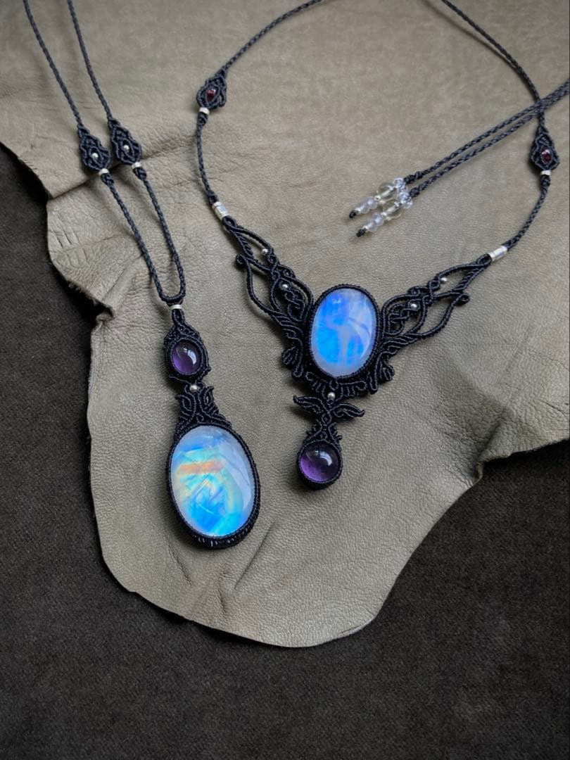 レインボームーンストーン　アメジスト　マクラメペンダント　ネックレス