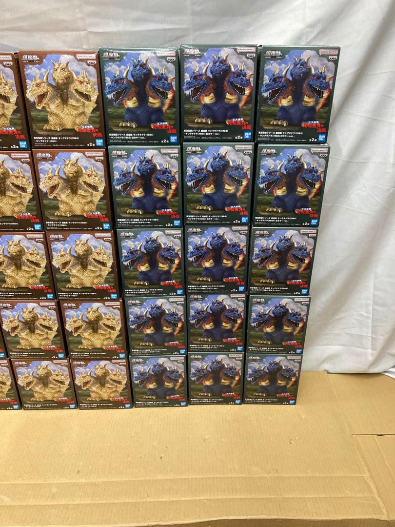 未開封30体15セット東宝怪獣シリーズ 鎮座獣 キングギドラ（1964)