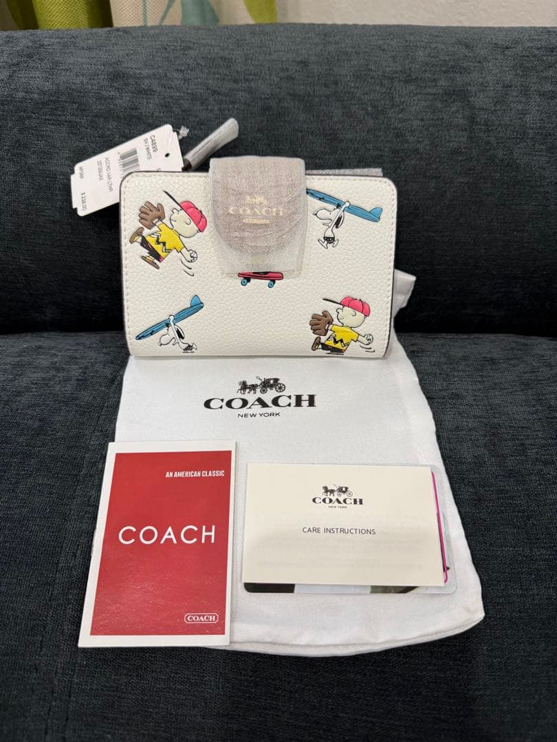 COACH スヌーピー柄 二つ折り財布