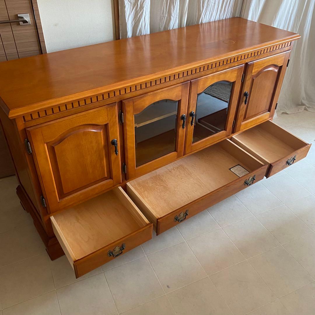 横浜ダニエル　サイドボード　キャビネット　クラシック　アンティーク　ヨーロピアン