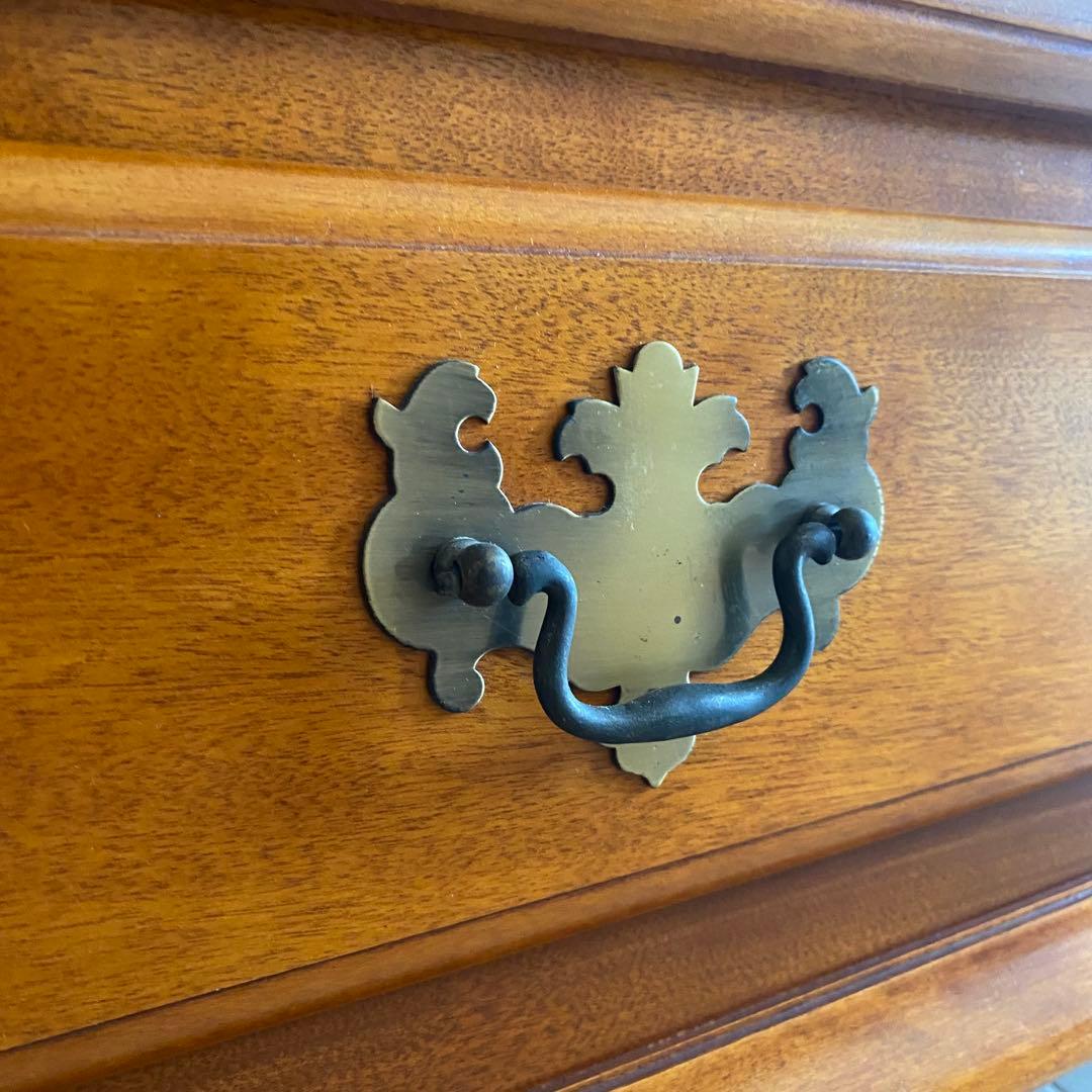 横浜ダニエル　サイドボード　キャビネット　クラシック　アンティーク　ヨーロピアン