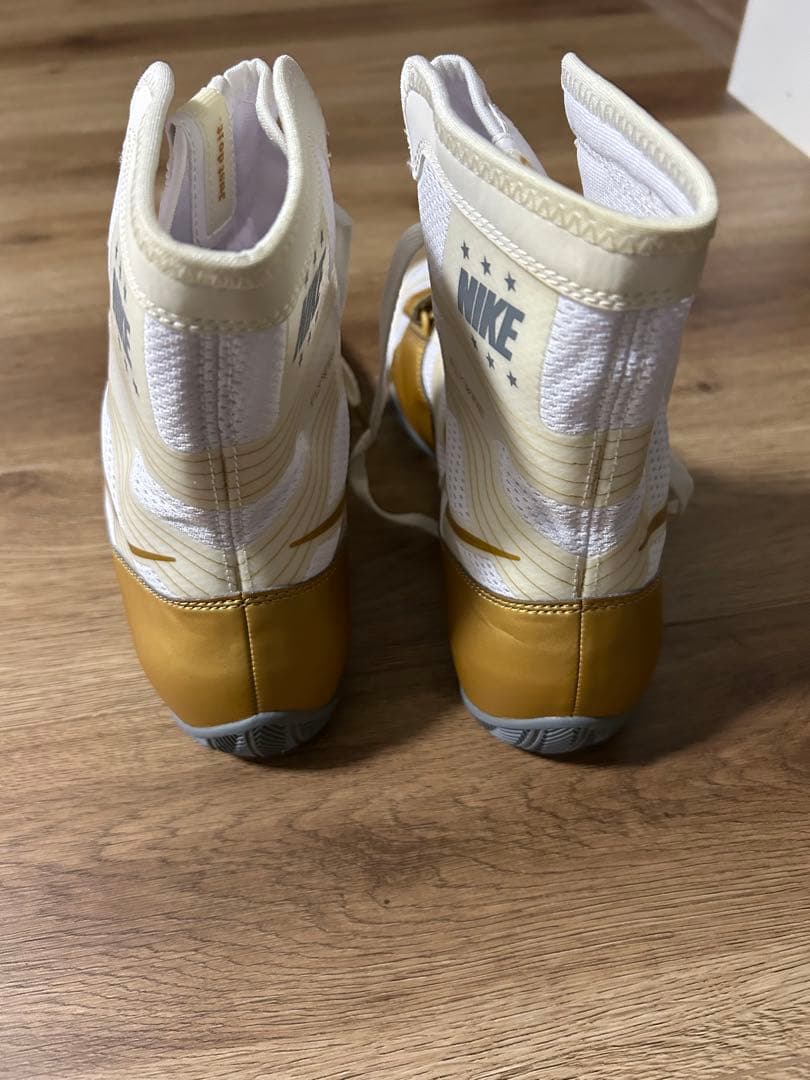 Nike ボクシングシューズ ホワイト/ゴールド 10