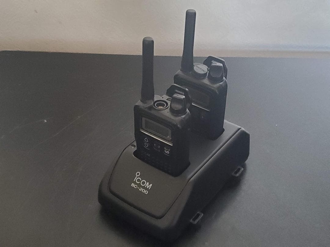 ICOM トランシーバー IC-4300 2台 充電器 BC-200 無線機 3