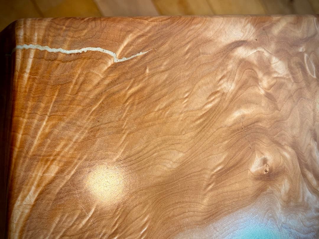 無垢材サイドテーブル　天然木　栃　家具