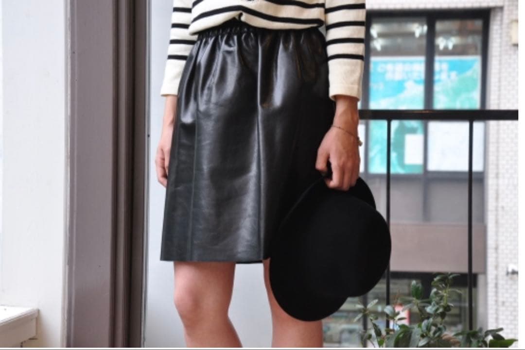beautiful people レザーフレアースカート