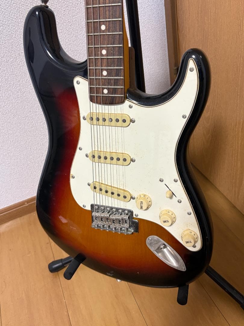 Squier by Fender ストラトタイプ エレキギター　中古