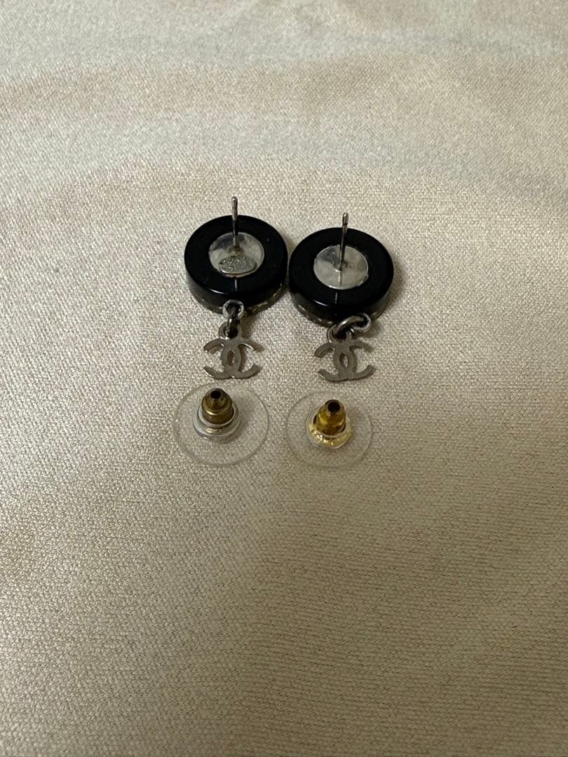 CHANEL シャネル　ピアス