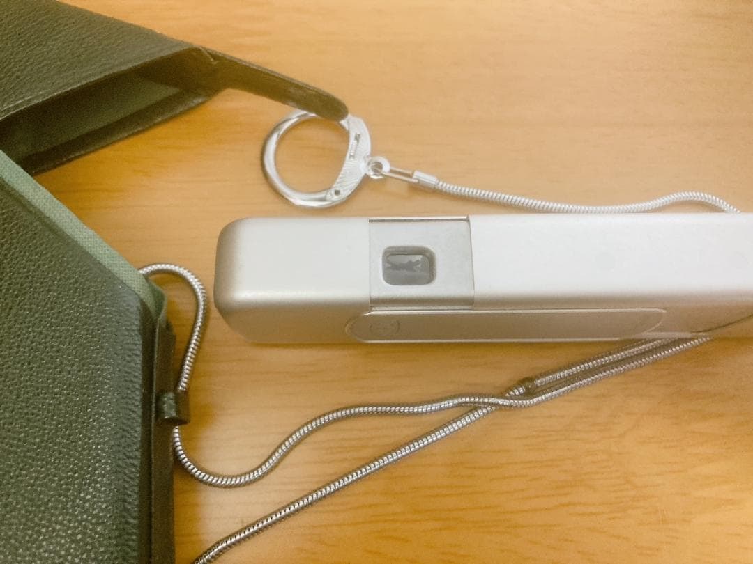 ミノックス B / ドイツ製 超小型カメラ（専用ケース＋専用チェーン付き）