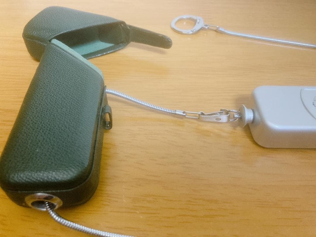 ミノックス B / ドイツ製 超小型カメラ（専用ケース＋専用チェーン付き）