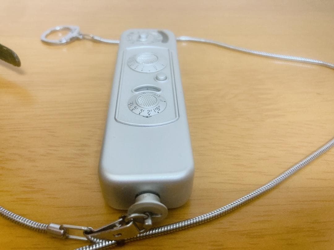 ミノックス B / ドイツ製 超小型カメラ（専用ケース＋専用チェーン付き）