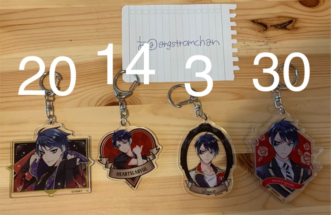 ツイステ  デュース　アクキー　制服　運動着　式典服　寮服