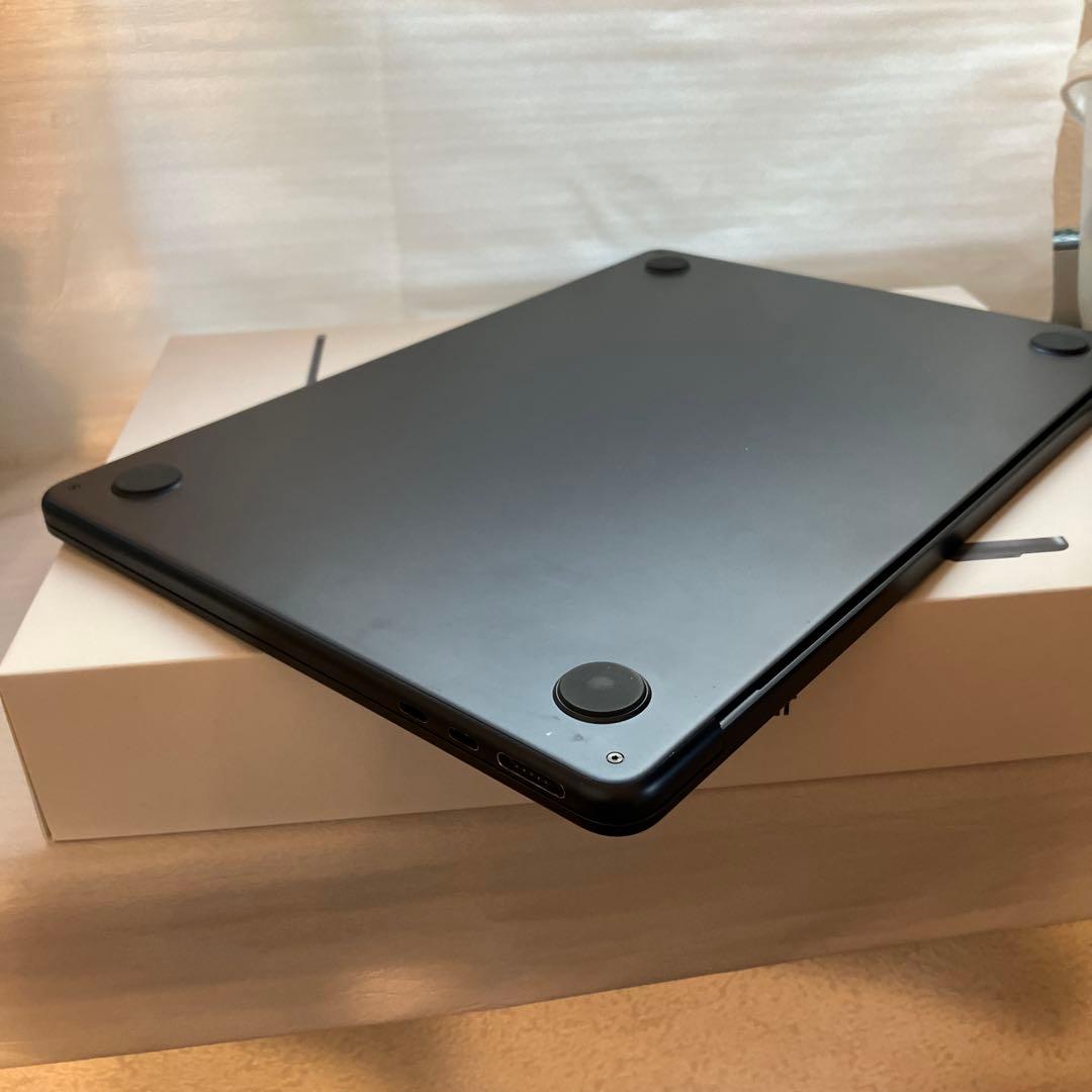 MacBook Air M2スペースグレー