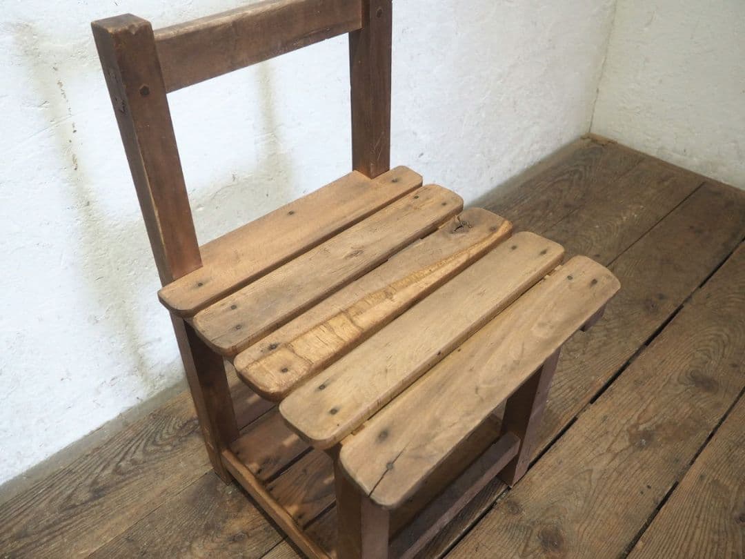 1295 ヴィンテージ　レトロな木製チェア　椅子　イス　学校　古家具　古道具
