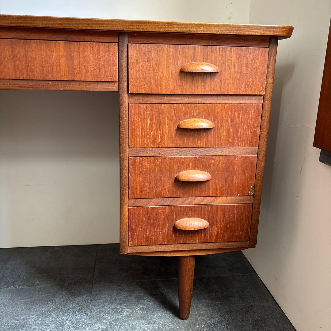 格安現品処分！　北欧ヴィンテージ　 デンマーク製　ヴィンテージデスク