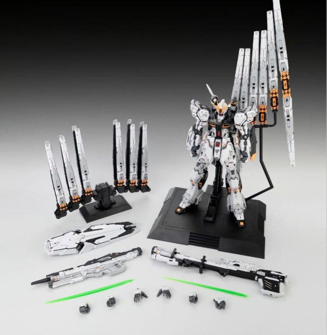 MG逆襲のシャア　RX-93 νガンダムダブルフィンファンネル　海外製、正規品