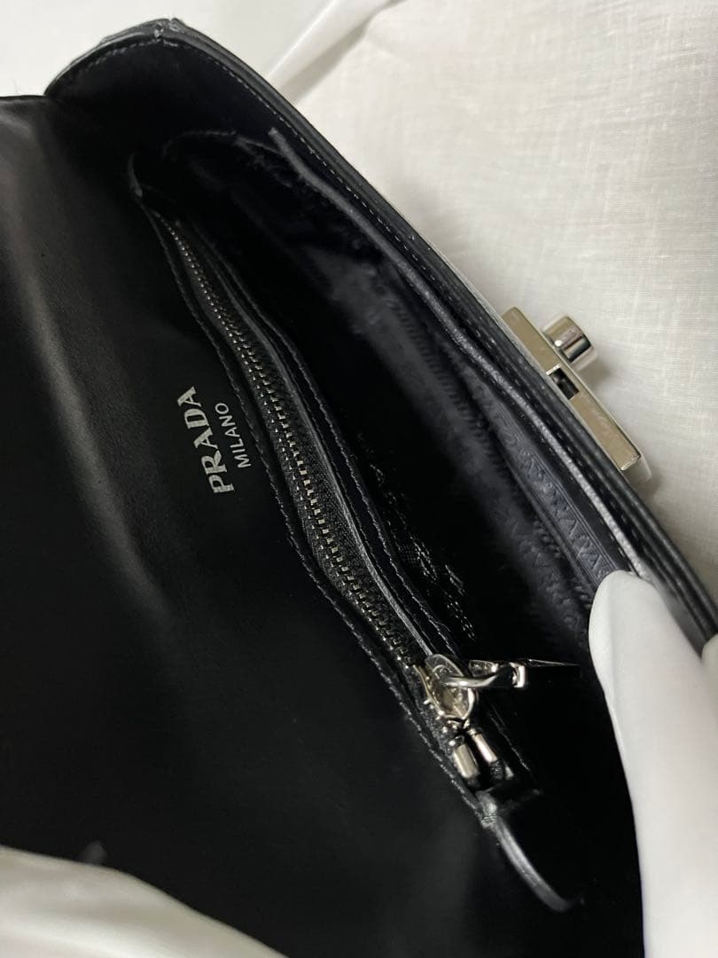 PRADA ブラック ショルダーバッグ　正規品