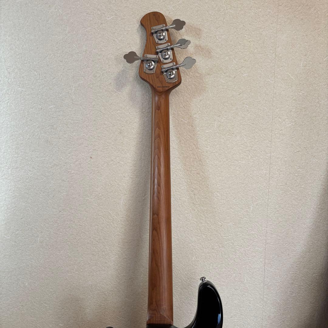 Sterling StingRay 4弦エレキベース ギグバッグ付き