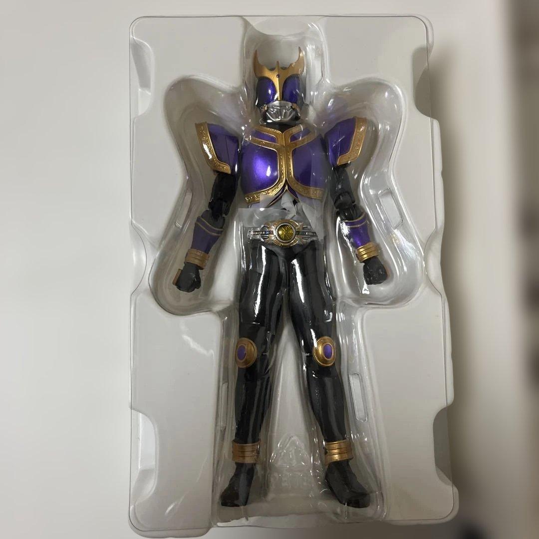 真骨彫製法　仮面ライダークウガ　ライジングタイタンフォーム　SHFiguarts