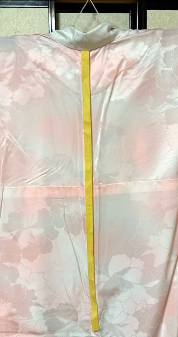 山口小夜子氏デザイン監修　振袖、長襦袢セット　赤系　花柄