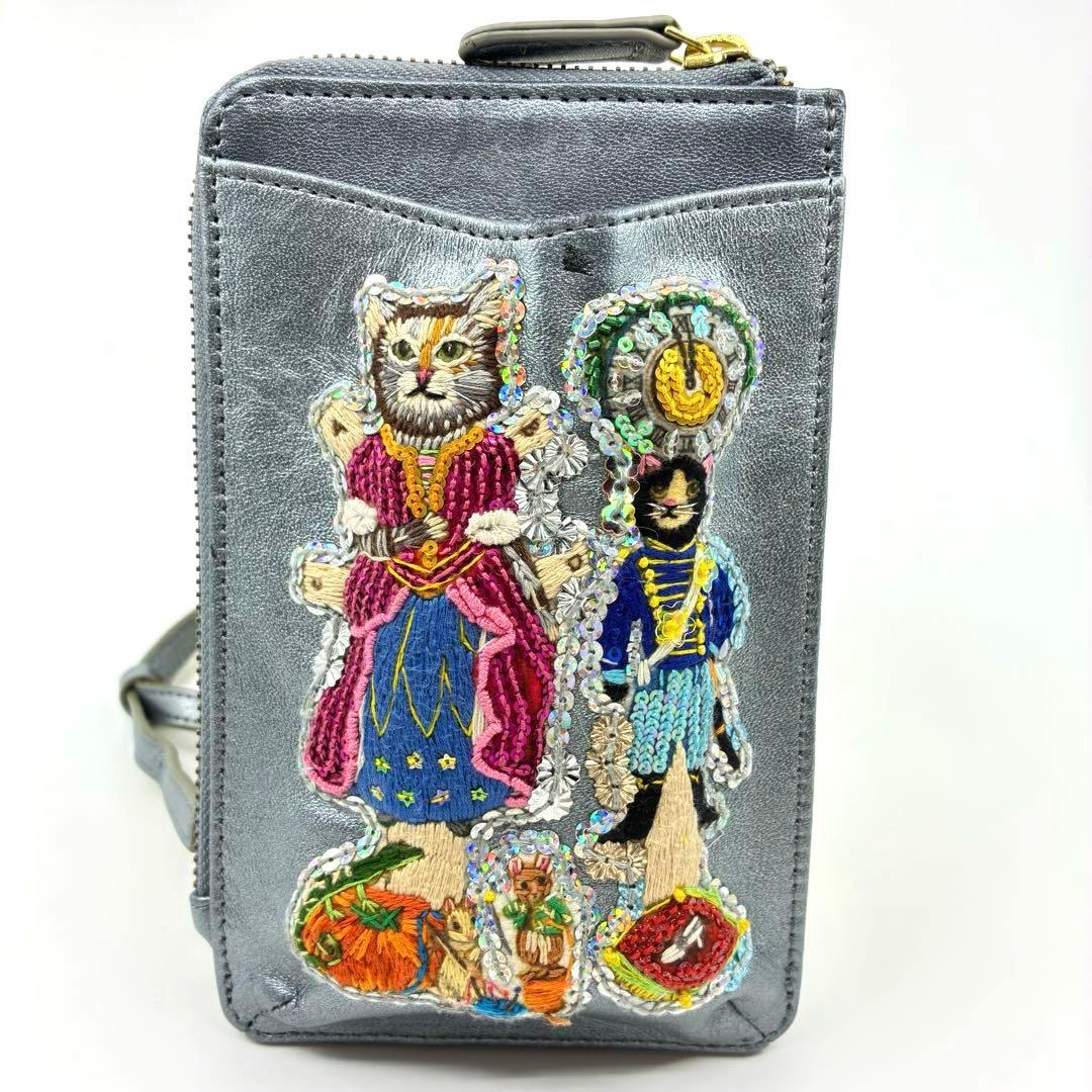 タマオワールド スマホショルダーバッグ 刺繍 レザー 羊革 ねこ シルバー