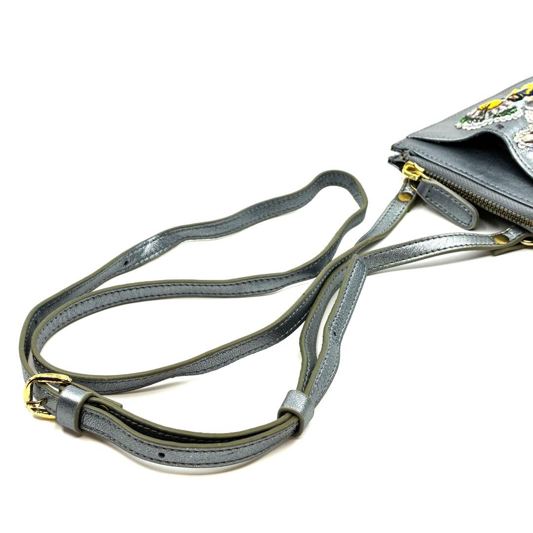 タマオワールド スマホショルダーバッグ 刺繍 レザー 羊革 ねこ シルバー