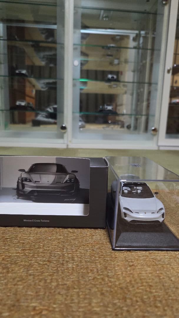 1/43 Porsche 特注 Mission e 2018 Spark