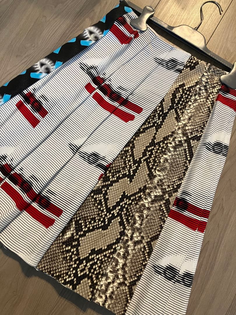 【PRADA】プリーツスカート 異素材ミックス／ランウェイコレクション