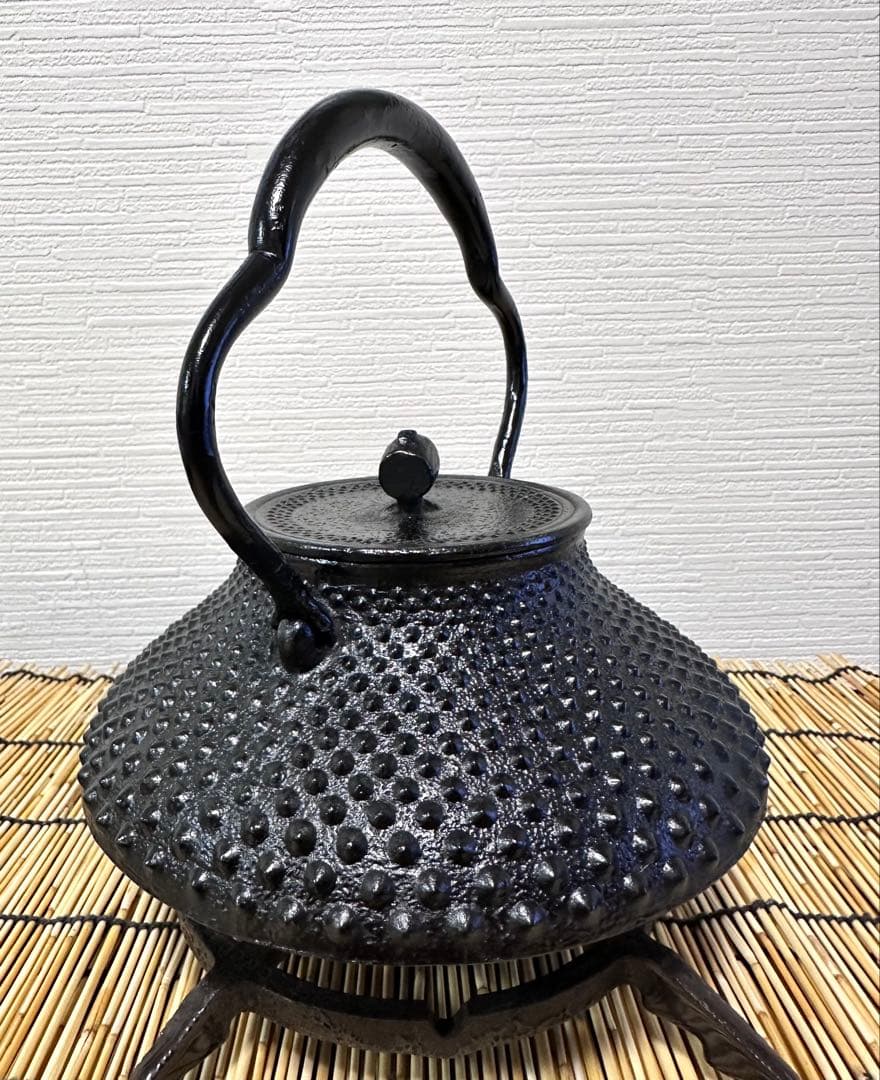 未使用品　南部伝統工芸士 及川寛治作 木瓜鉉 大アラレ　南部鉄瓶　南部鉄器