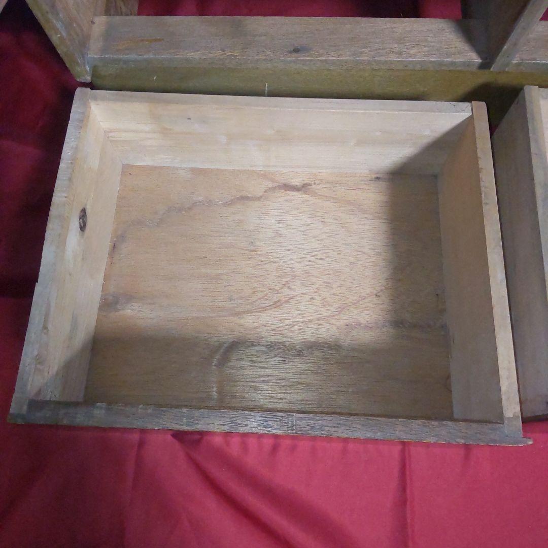 レトロな木製キャビネット 古い本棚 ガラス扉付き カーテン付き