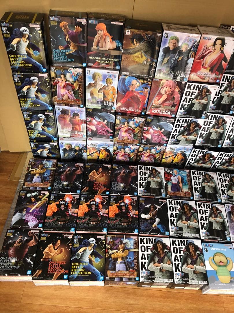 ワンピース　フィギュア　ゾロ　エース　ハンコック　グザン　大量　63個