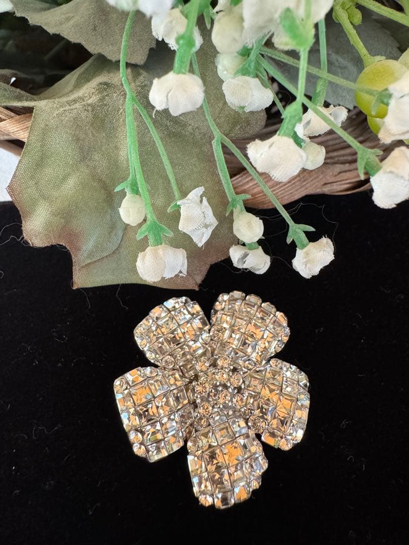 FOXEY 定番フラワー ブローチ クリアー