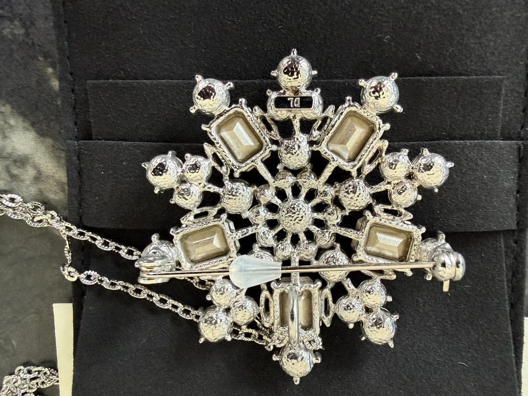 未使用★FOXEYフォクシーDAISY LINパワーストーンブローチ＆ネックレス