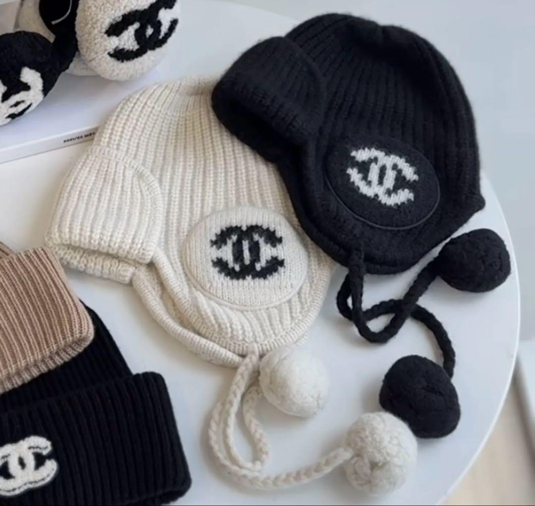 CHANEL ニット帽　ビーニー　ポンポン
