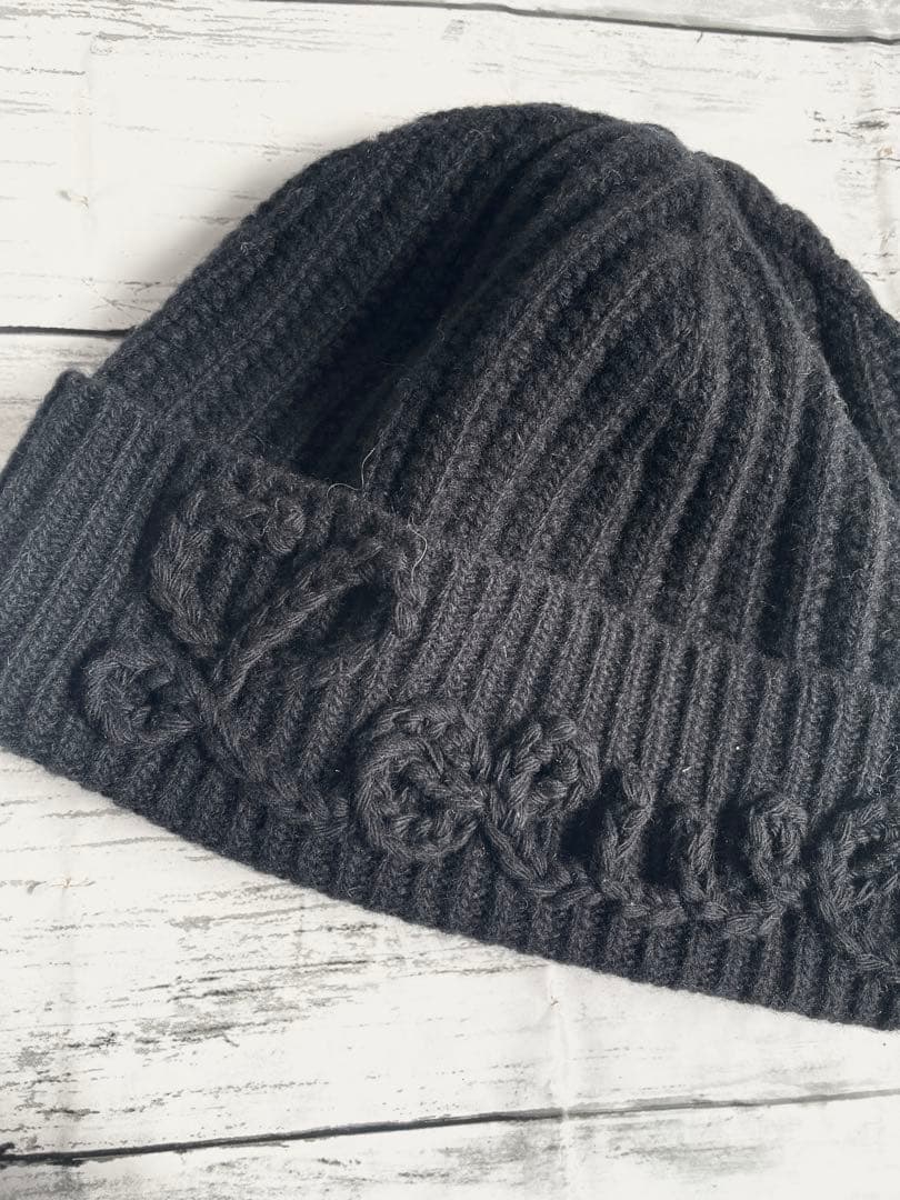 新品LOEWE ロゴステッチ ブラック ニット帽 ショッパー付き プレゼントに