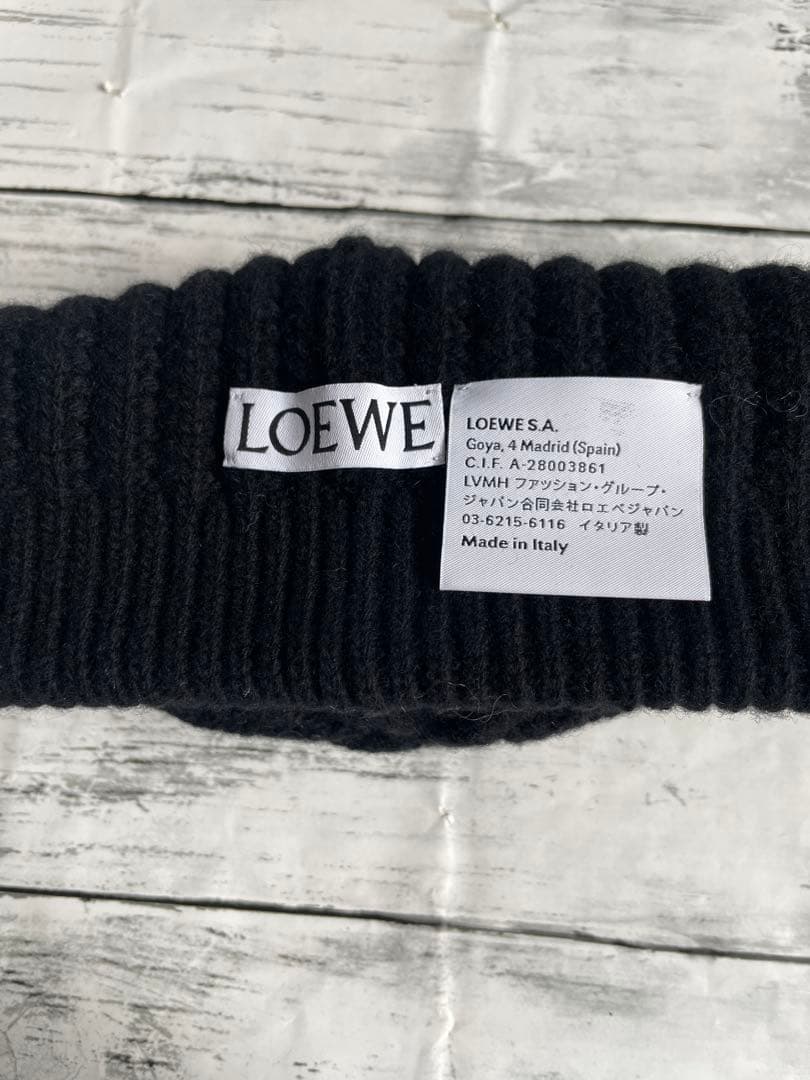 新品LOEWE ロゴステッチ ブラック ニット帽 ショッパー付き プレゼントに