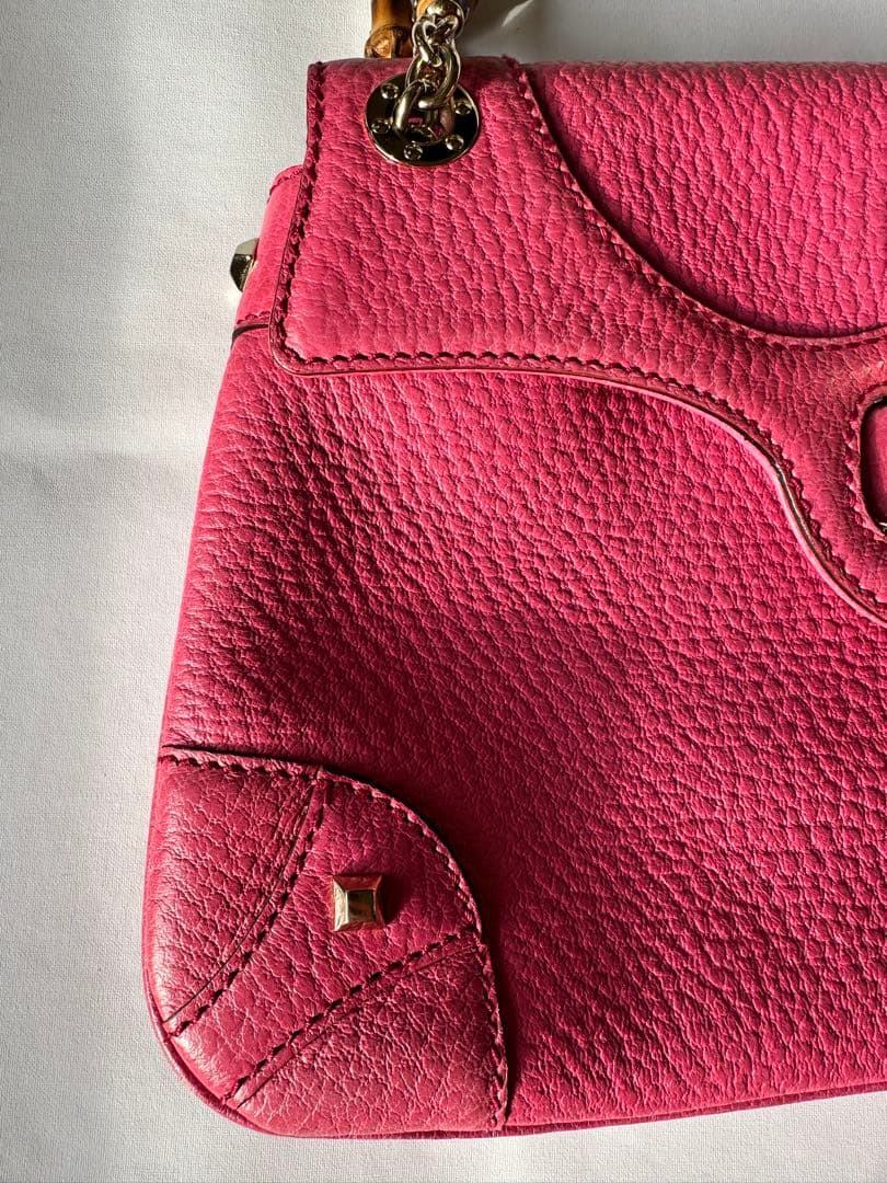 美品GUCCI (グッチ)のピンク 牛革バッグ バンブーハンドル
